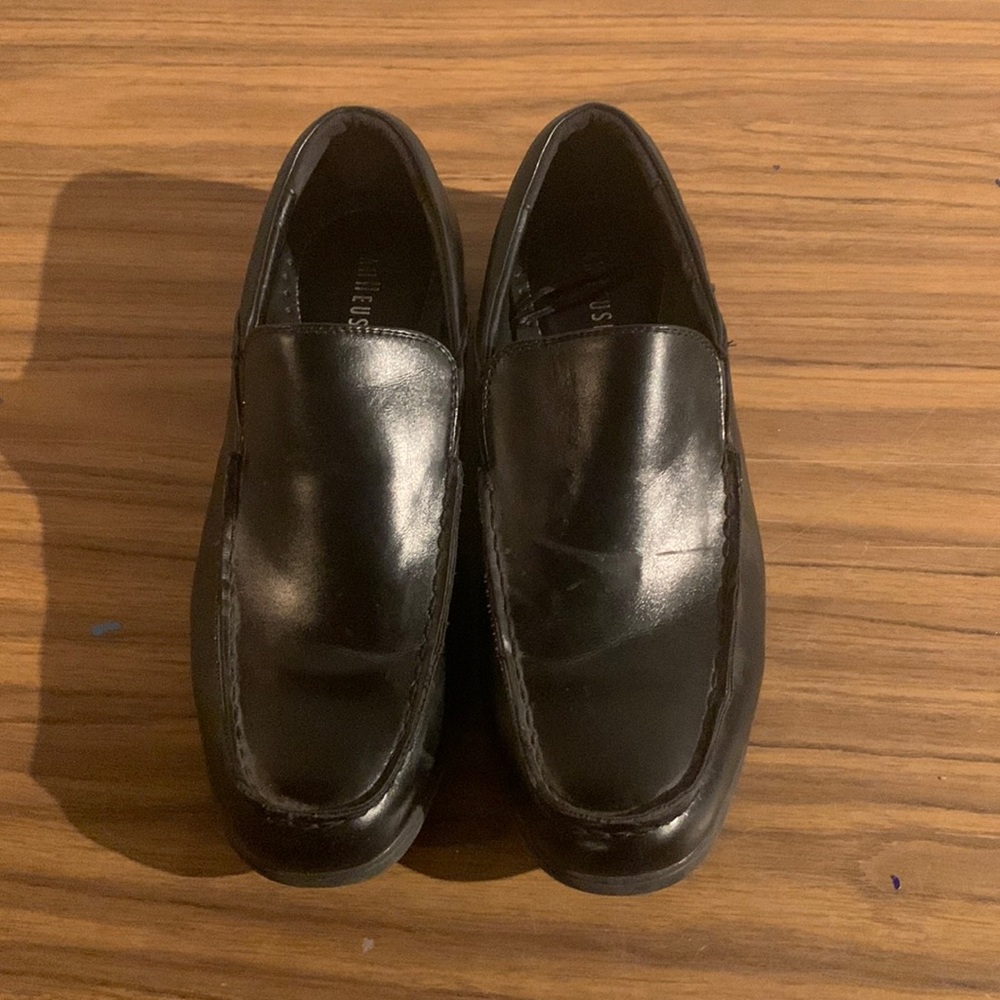 VanHeusen dress shoes